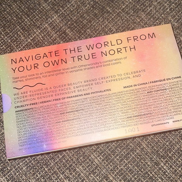 We Are Fluide Otherworldly eyeshadow palette - Picture 3 of 3